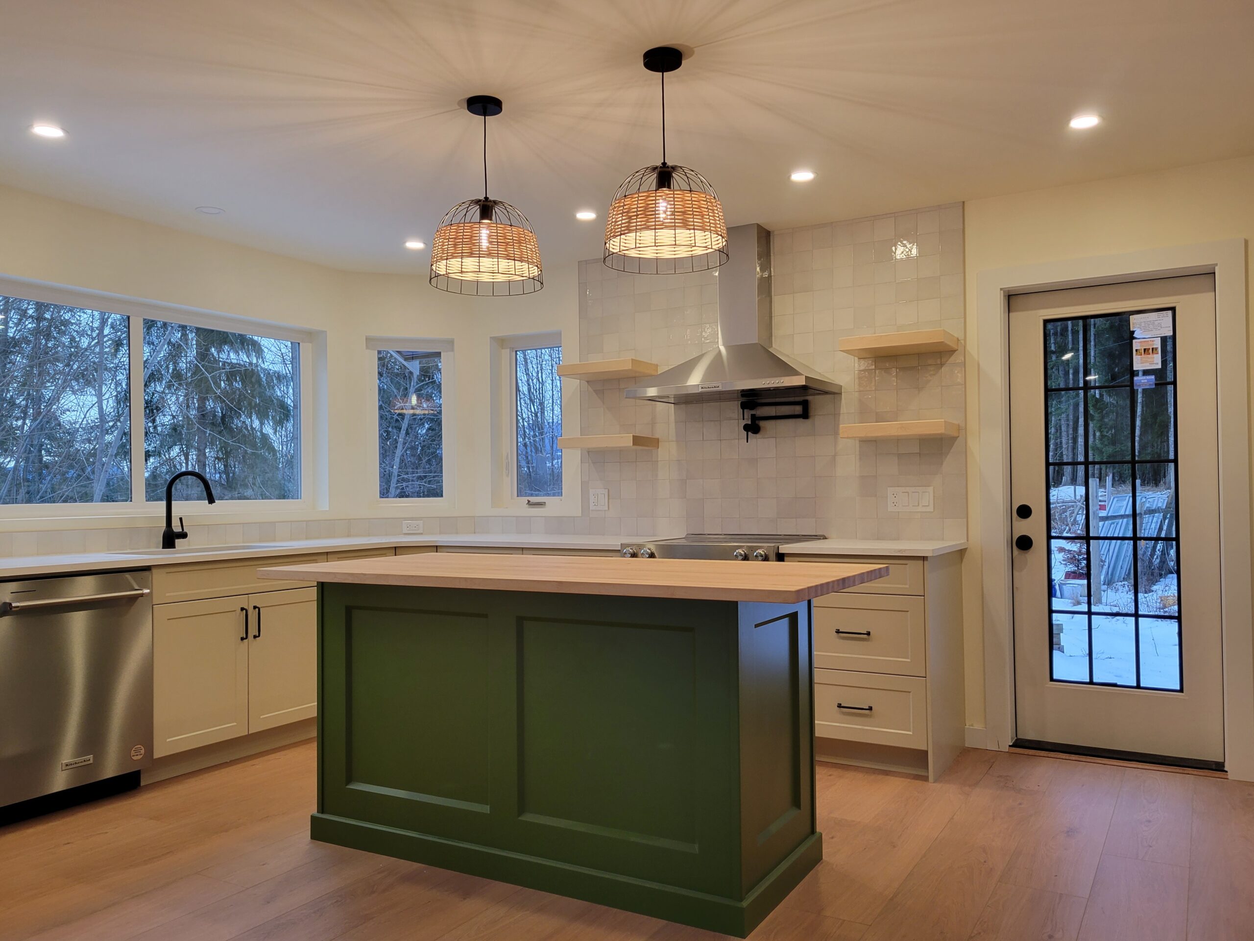 https://www.timberwolfcarpentry.com/wp-content/uploads/2025/01/2-1-scaled.jpg